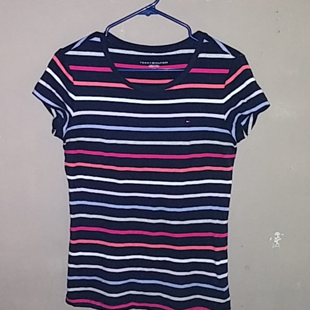 Women's Tommy Hilfiger tee shirt